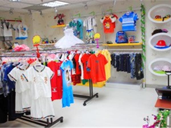 阳光衣派童装店铺展示