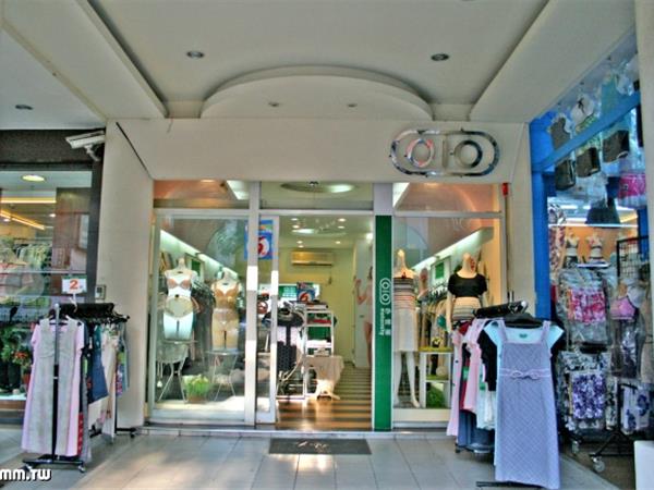 诺艾瑞茜童装店铺展示