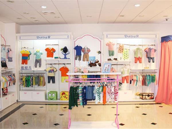 塔哒儿童装店铺展示