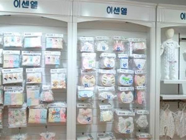 伊善儿童装店铺展示