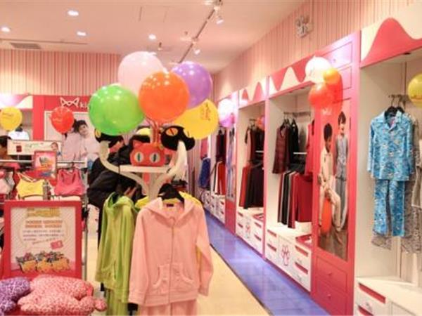 猫人宝贝童装店铺展示