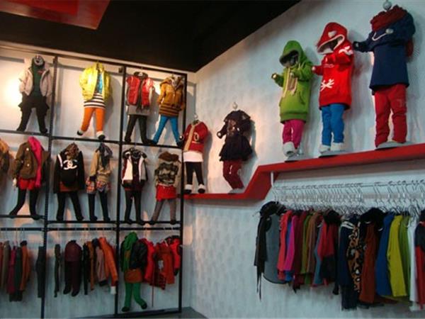 魔法橱窗童装店铺展示
