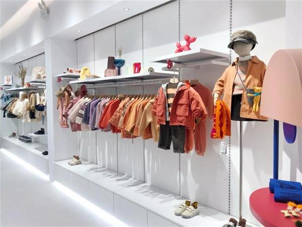 starroom童装店铺展示