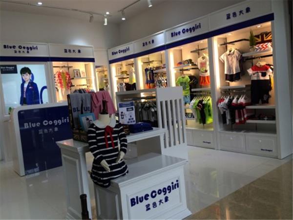 蓝色大象童装店铺展示
