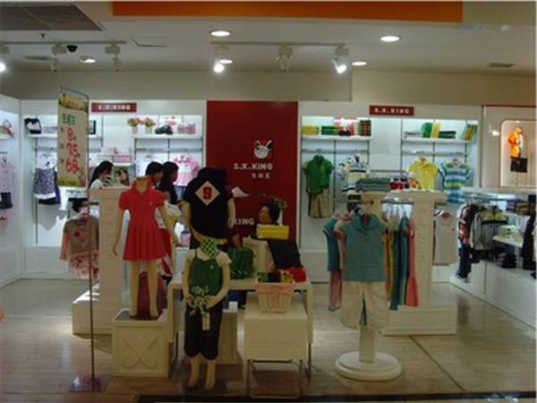 生肖王童装店铺展示
