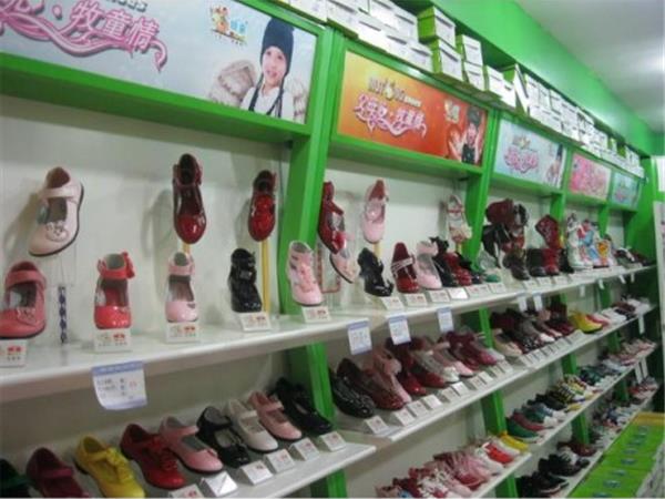 牧童童装店铺展示