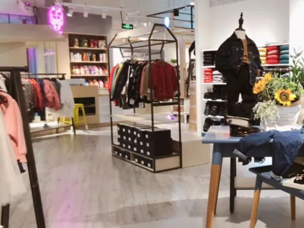 咔哇咿童装店铺展示