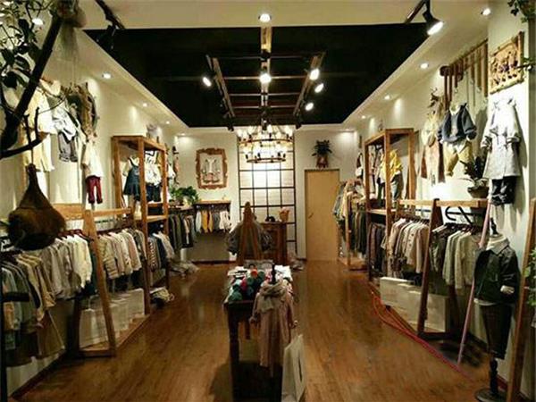 蚌蚌唐童装店铺展示