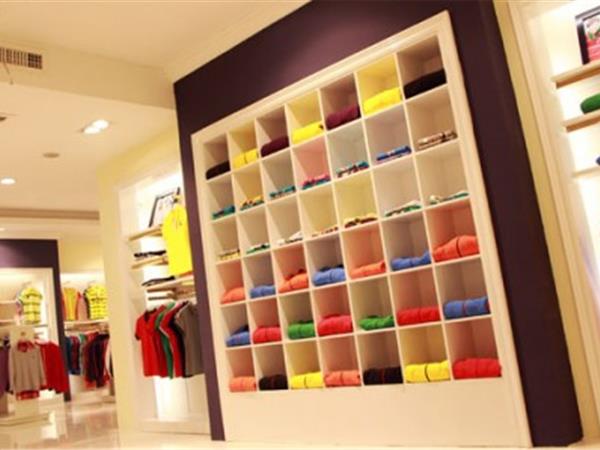 幽妮蔻童装店铺展示