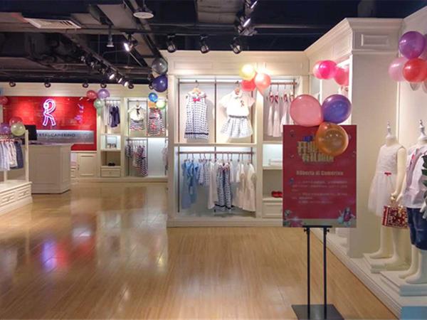 诺贝达童装店铺展示