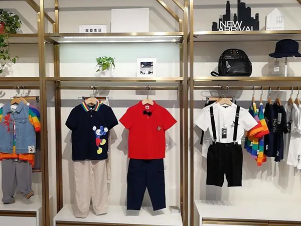 米喜迪童装店铺展示