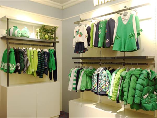 海威迩童装店铺展示