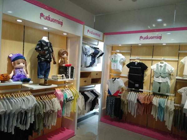 普朵米琪童装店铺展示