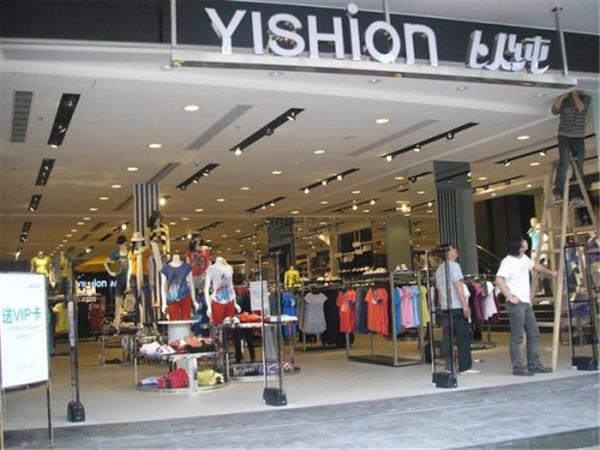 以纯童装店铺展示