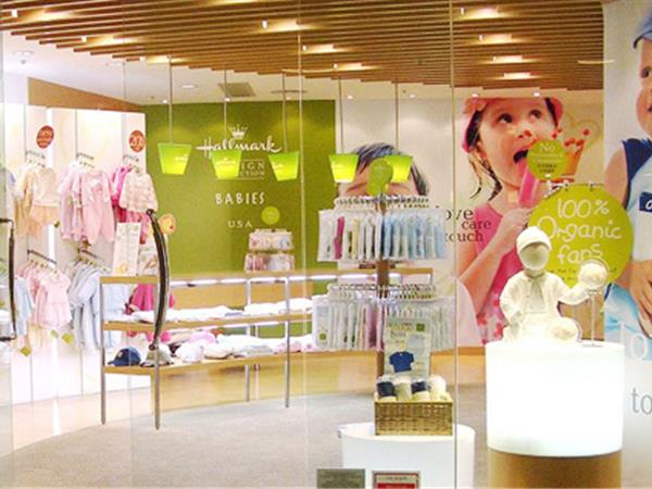 贺曼童装店铺展示
