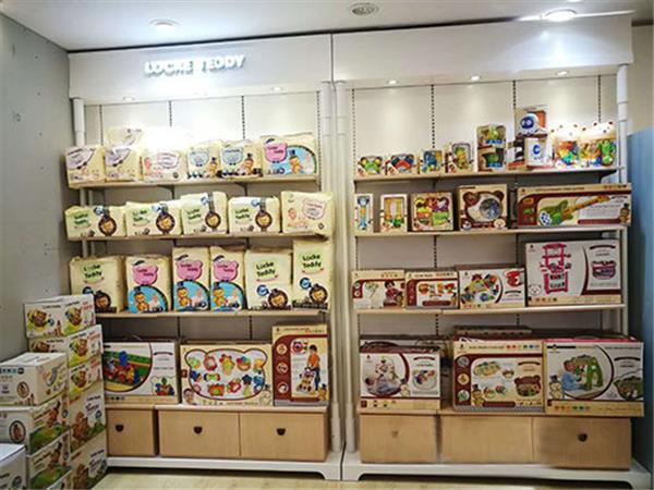洛克泰迪童装店铺展示