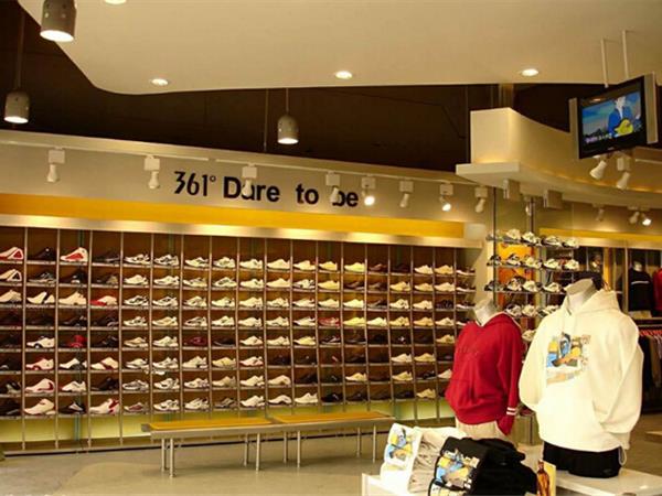 361度童装店铺展示