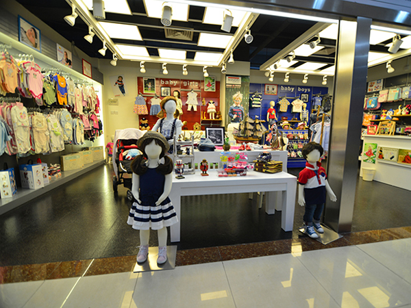 米诺特童装店铺展示