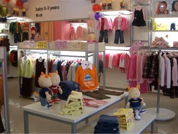 小丰龙童装店铺展示