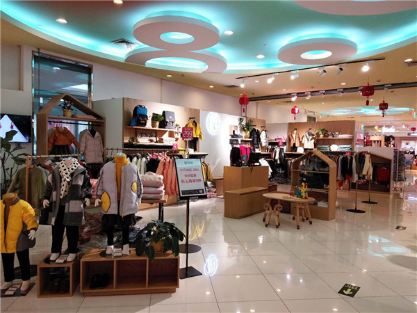史丘比童装店铺展示