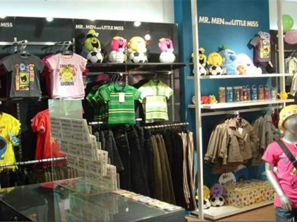 奇先生妙小姐童装店铺展示