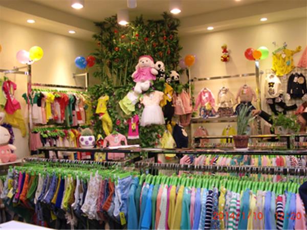 哈里都梦童装店铺展示