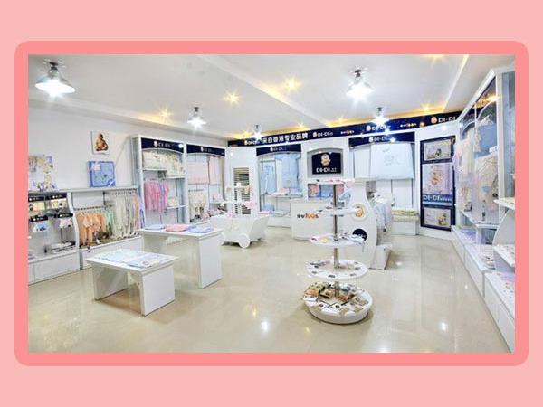迪迪童装店铺展示