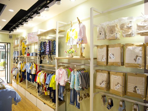 奇宝乐园童装店铺展示