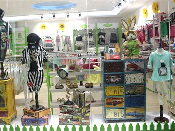 土巴兔童装店铺展示