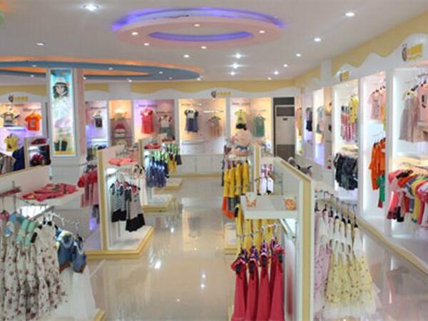 小风车童装店铺展示
