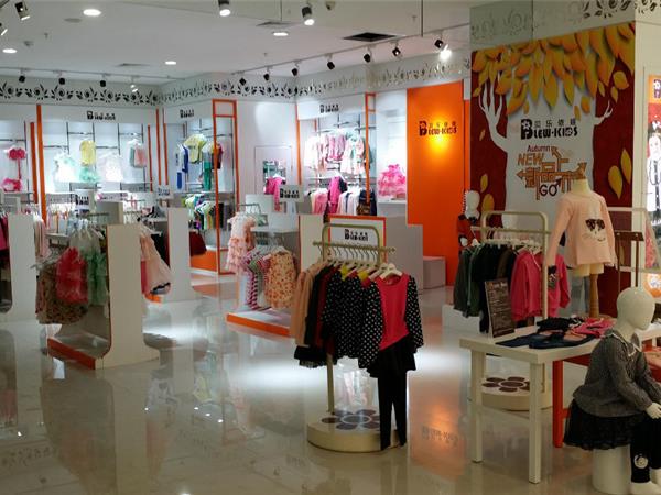 贝乐依娃童装店铺展示