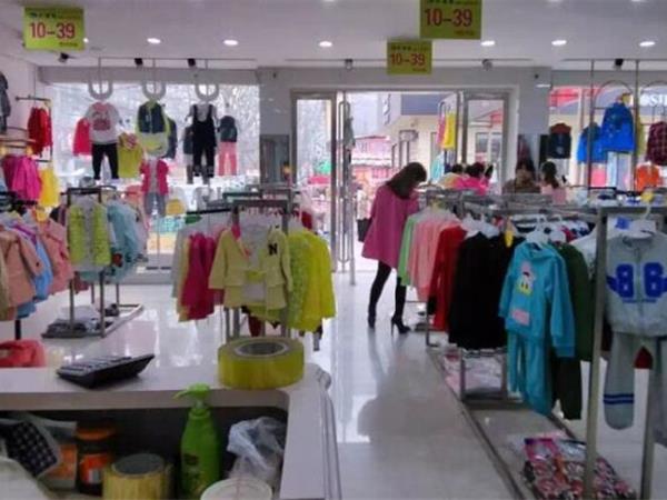 小海岛童装店铺展示