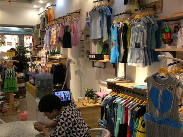 TONGCUIWU童装店铺展示