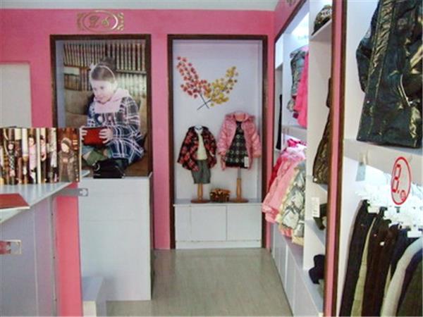 爱儿斯童装店铺展示