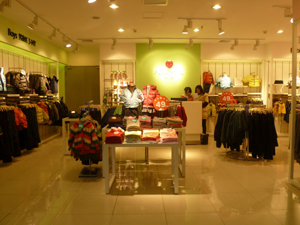 贝甜童装店铺展示