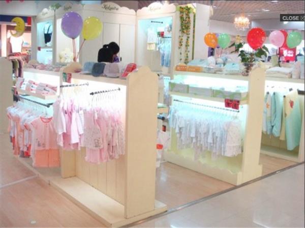 哇喔哇喔童装店铺展示