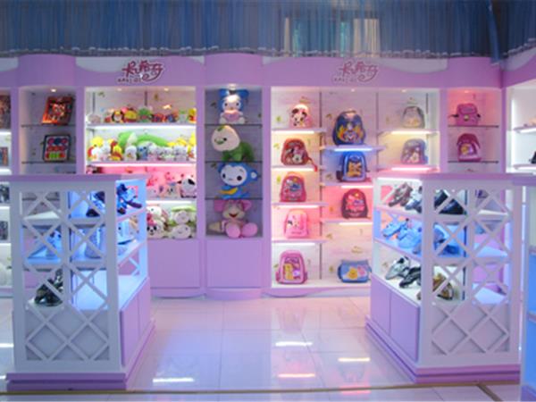 卡希奇童装店铺展示