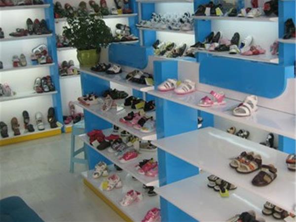 富罗迷童装店铺展示