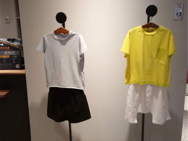 桑语童装店铺展示