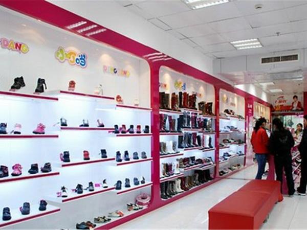 小叮当童装店铺展示