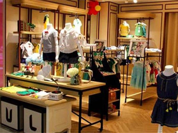 拉斐贝贝童装店铺展示