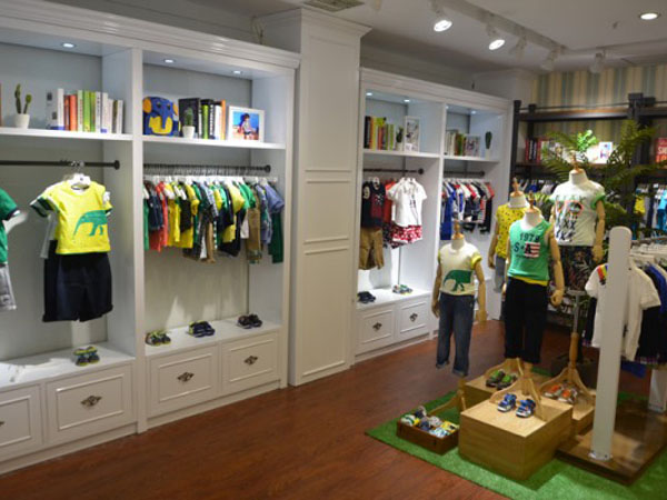 威斯米童装店铺展示