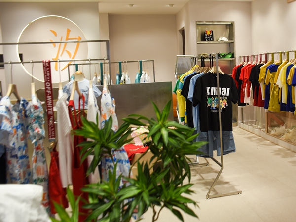 汐麦童装店铺展示