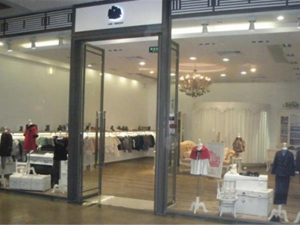 威格璐丝童装店铺展示
