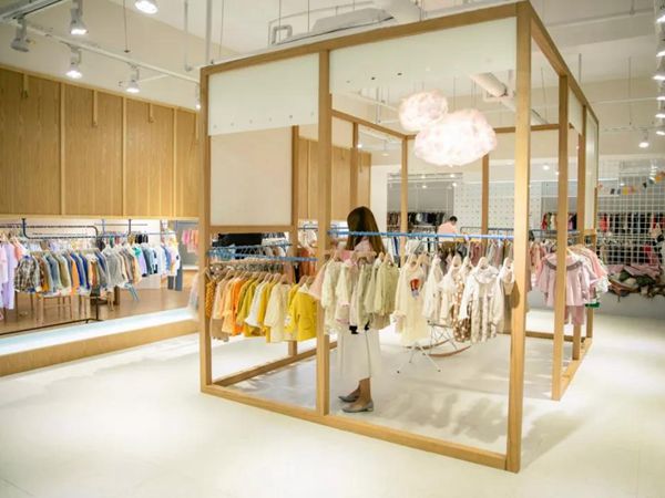 洛小米童装店铺展示