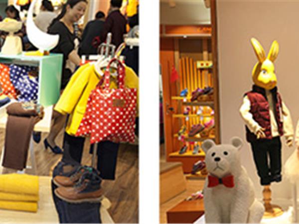小鹿巴笛童装店铺展示