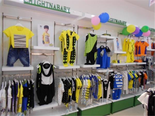 中阁娃娃童装店铺展示