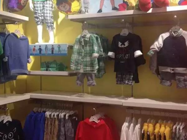 金宝贝童装店铺展示