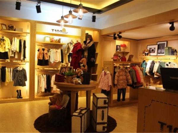 T100baby童装店铺展示