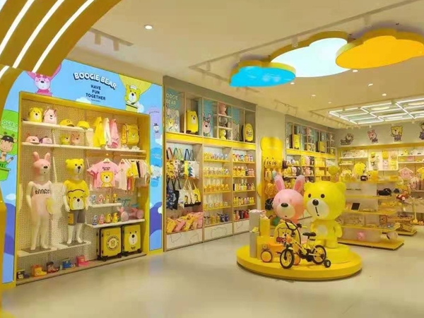 卜吉熊童装店铺展示